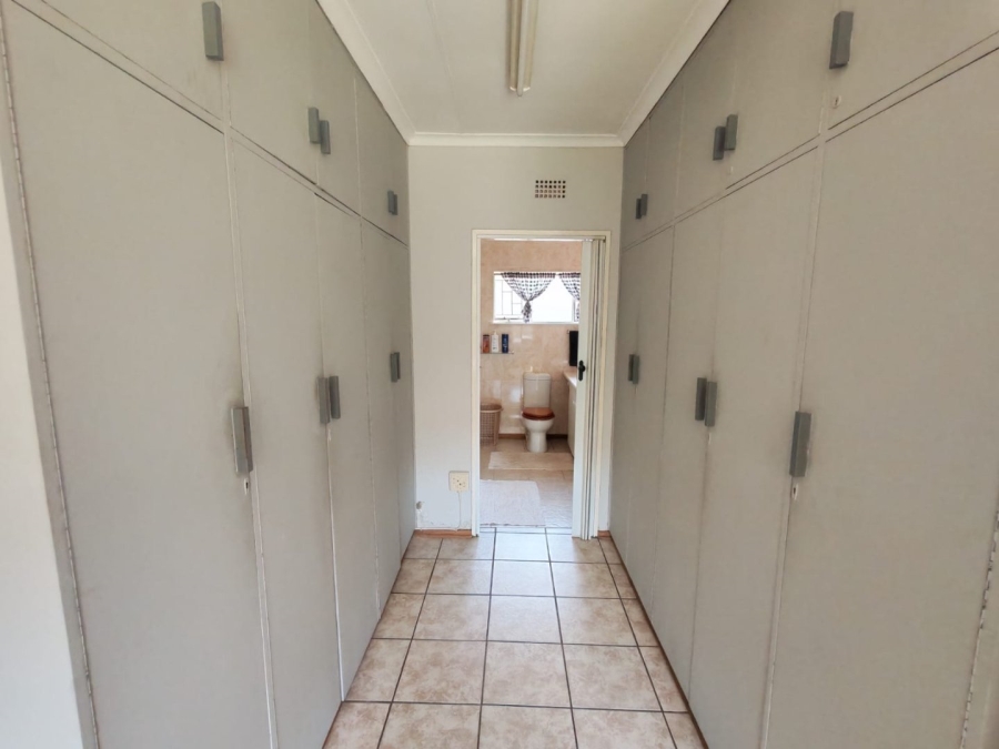 2 Bedroom Property for Sale in Langenhovenpark Free State